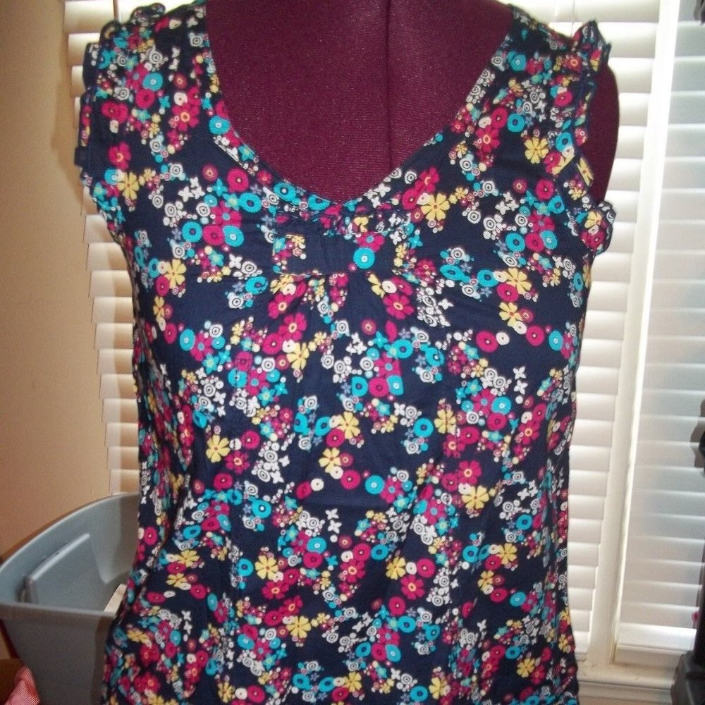 KIM ROGERS LADIES SIZE S. PULLOVER TOP SLEEVELESS